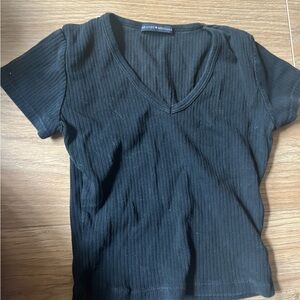 Brandy Melville rubbed v-neck crop tee